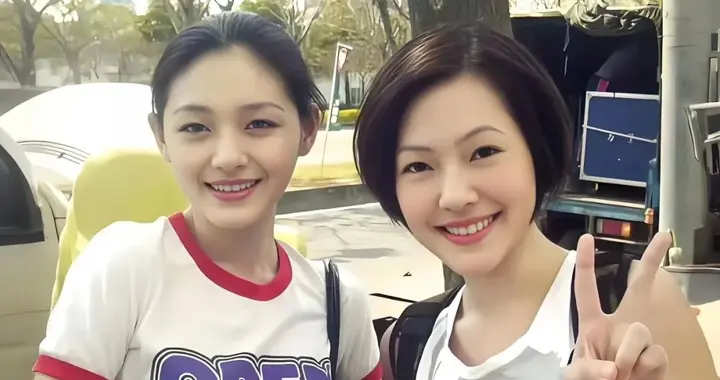 小S一边后悔一边逃避，跳舞那件事是根刺，至今没敢再提