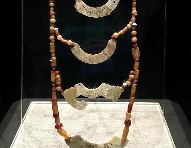 良渚文化|历代的“礼仪玉器”：（5）玉璜【一】