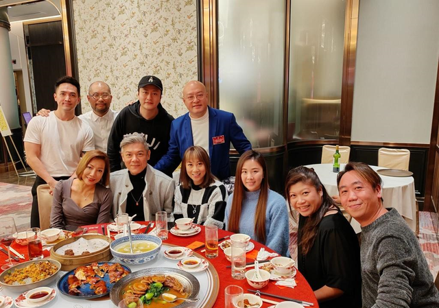 53岁的TVB御用恶人逛山姆！患癌暴瘦仍霸气，网友：像出来寻仇