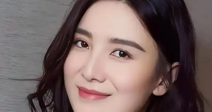 \万人痛批\宋佳拿影后！成龙，这就是为啥我们不愿去电影院的答案