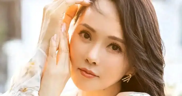 伊能静春晚路透认不出！打扮臃肿土气，真实状态判若两人