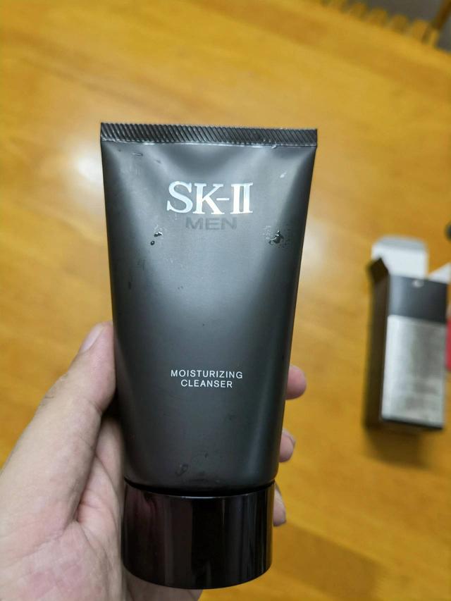 洗面奶 热门洗面奶推荐：有效溶解皮肤上多余的油脂，让肌肤清爽不油腻