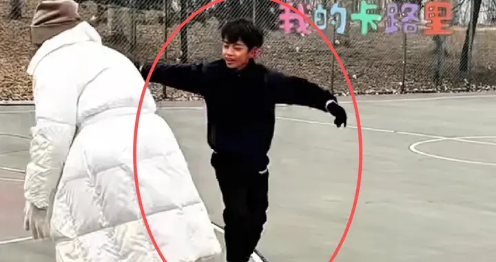 摊牌了！临近大S忌日，带孩子回北京的张兰，没给S家留一丝\体面\