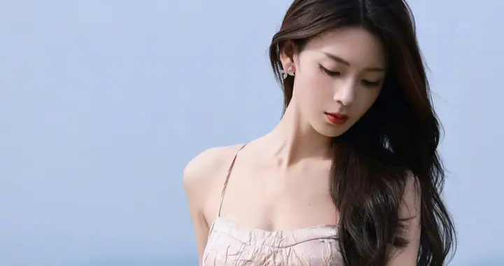 陈瑶，皱皱的裙子好特别！