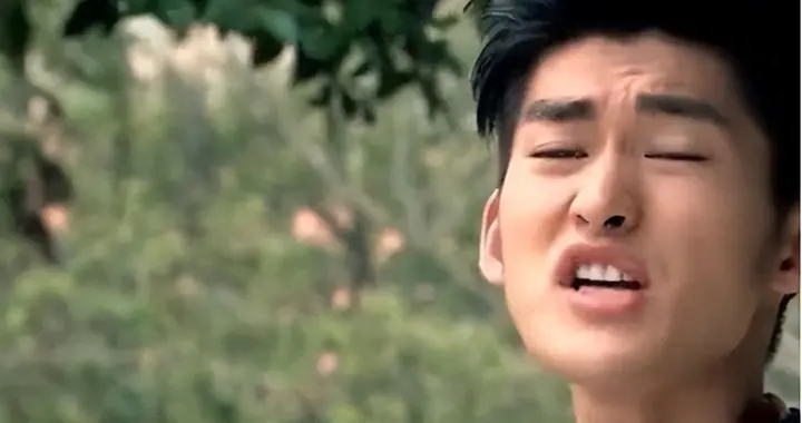 41岁张翰剪寸头被偶遇！网友惊呼：霸总终于不油了？