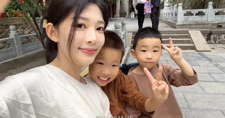 德云社饼嫂双节出游，首次接广告，网友力挺，饼嫂凭实力挣钱