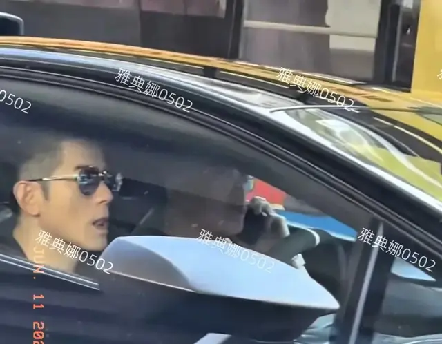 香港遇到开兰博基尼的郭富城!60岁的年纪仍是追风少年，太拉风了!