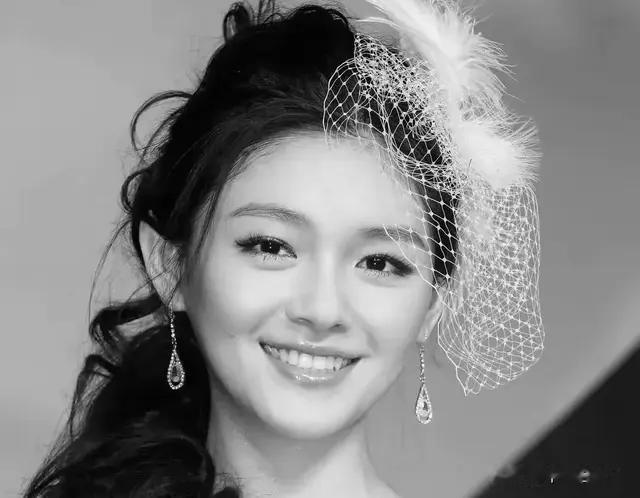 大S骨灰抵台，小S说熙媛已平安回家真讽刺，不办告别仪式被怼心虚