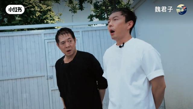 李连杰宣布跟41岁儿子父亲节重聚，久别30年揽实眼湿湿