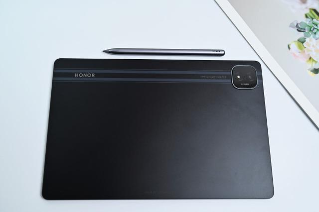 荣耀平板GT Pro即将于10月16日发布，带来前所未有的使用乐趣