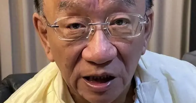 79岁侯耀华风光不再，晚年凄凉，家里脏乱差环境寒酸，苍老了不少