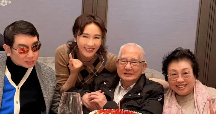 黎姿为父亲庆88岁大寿，嫁大15岁的跛脚富豪，一家5口3个残疾