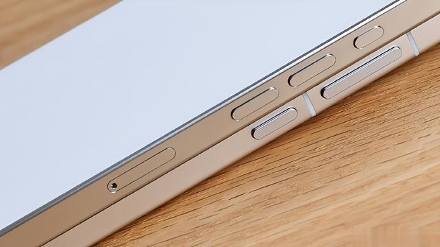 vivo X200 Pro mini真机照曝光：比iPhone 16 Pro薄