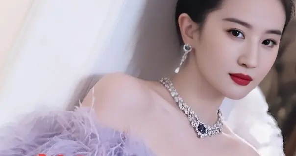 刘亦菲紫色造型惊艳绝伦气质优雅美的不可方物