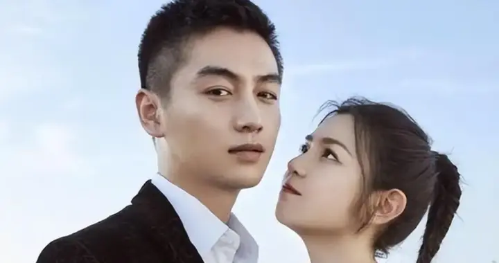 隔空对打？陈晓刚官宣喜讯，陈妍希就被骂惨，双方差距一目了然！