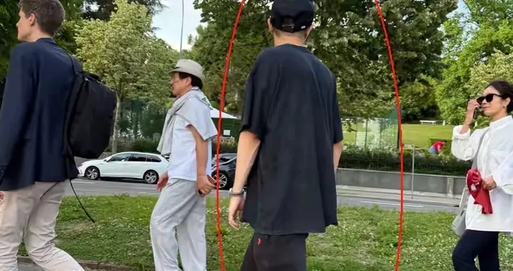 71岁成龙罕谈儿子房祖名：我错了以前看到他就骂，现在希望他平安