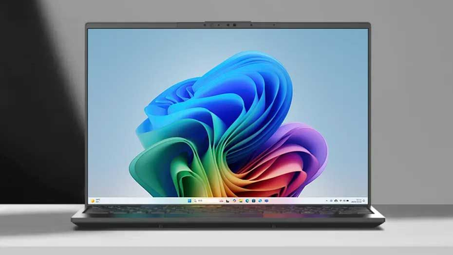 富士通刷新全球最轻的Copilot+笔记本电脑，重量仅848克