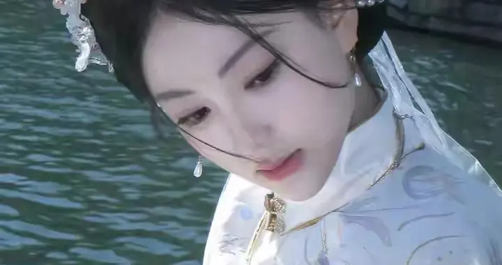 张茗灿，小童星终于长大啦！14岁的她出落得如此水灵！