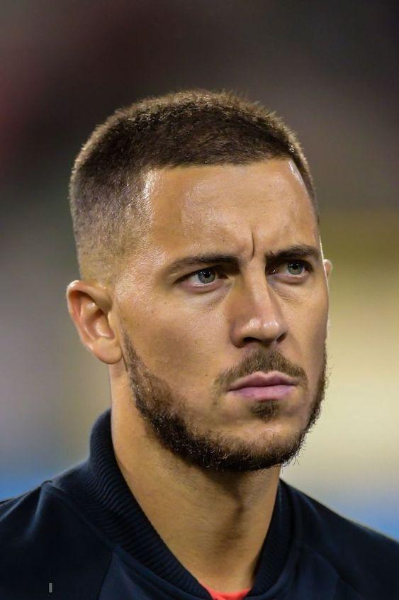 超短男士寸头：简约魅力，尽显男儿本色