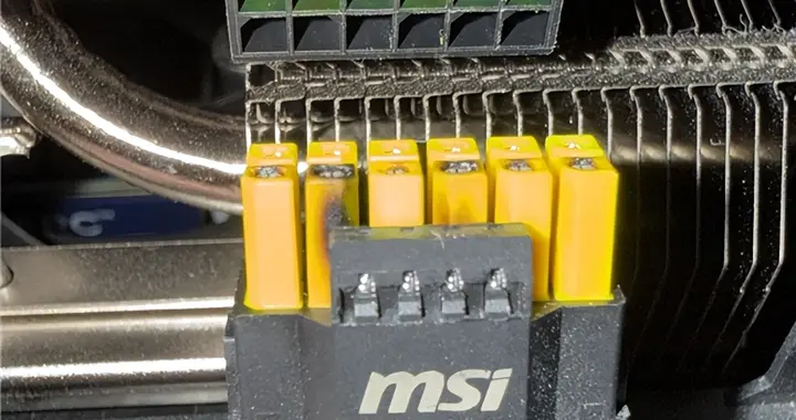 16針供電接口又出事！RTX 5090顯卡“空閑”時竟然燒毀了