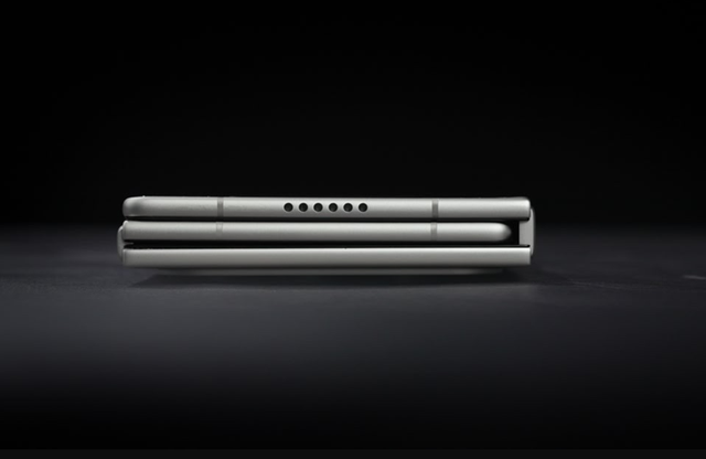 继华为之后，传音再出一款三折叠手机，但设计有所不同！