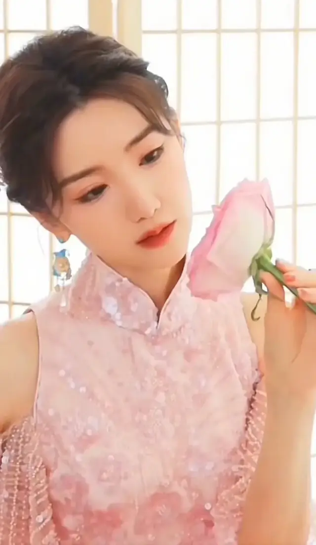 毛晓彤美丽瞬间