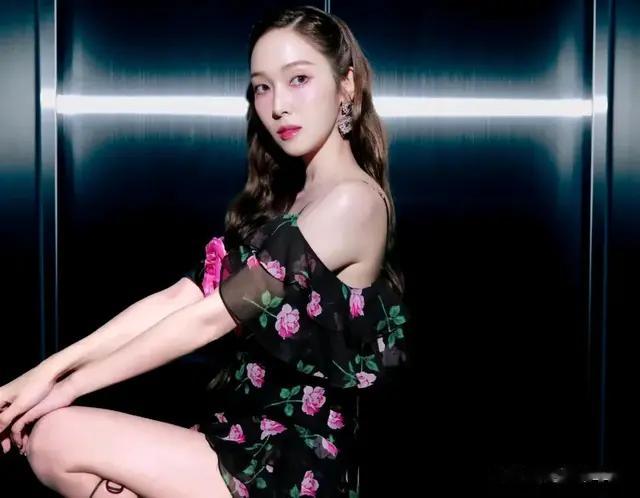 郑秀妍 高跟美腿 出众身材