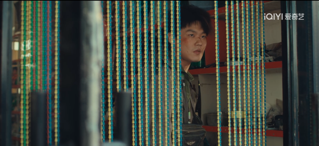 《风中的火焰》狠人排行榜，雷长田排不上榜首，第一第二是姐弟