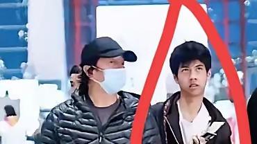 云中燕影：看完郑钧回应他儿子走路内八