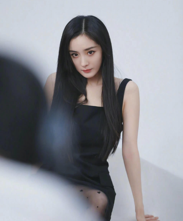 赵露思|欢喜庆元宵！女星晒营业美照，赵露思甜妹，高叶展现大嫂气质