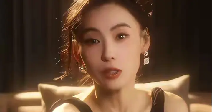 张柏芝不再忍了，一句排队都轮不到你引爆全网，谢霆锋无辜躺枪？