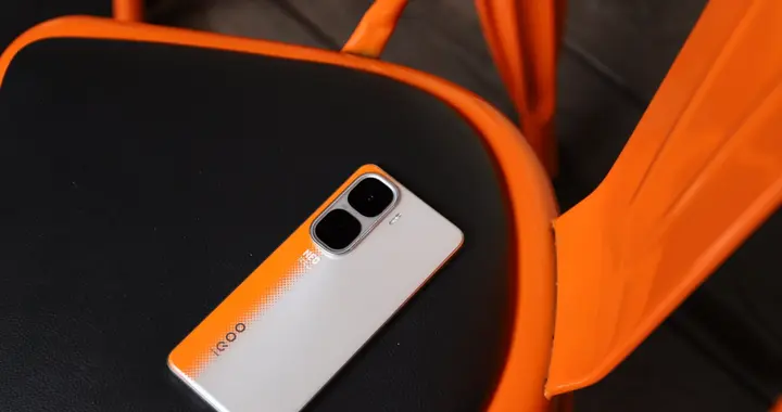 2025“最實用”的6款手機，512G已經大跳水，用五年不過時