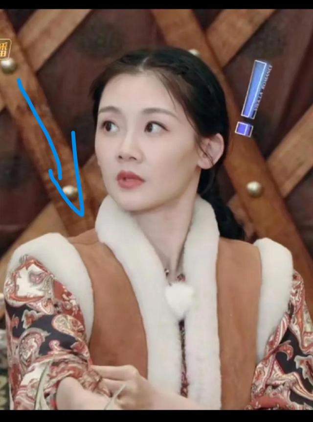 《妻旅6》中，当苗苗再次被要求跳舞助兴时，郑凯选择了站出来…