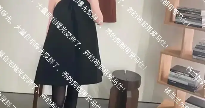 杨兰兰外网账号首曝光，大量自拍曝光变胖了，养的狗都用爱马仕！