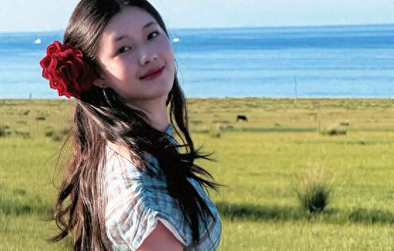 女大酷似大S走红，直言没有模仿，网友深扒，发现并非偶然！