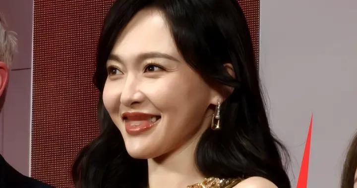 欧莱雅年会这天，看了宋茜肌肉腿和唐嫣粗臂，才知珠圆玉润有多美