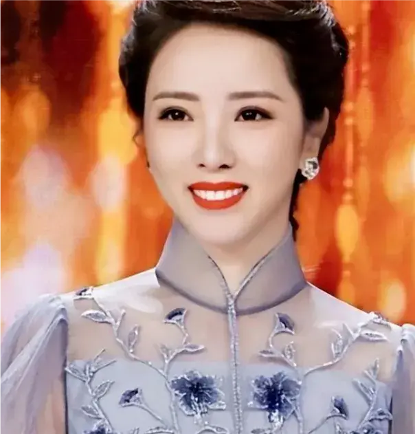 央视李思思离职原因流出：25万年薪难以糊口？原来一切都有迹可循