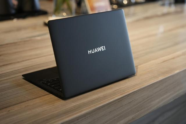 仅980克的轻薄本——华为MateBook X Pro 2024