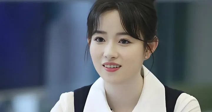 庞铮在星光大赏翻车，发文跟贺峻霖公开道歉，网友并不买账