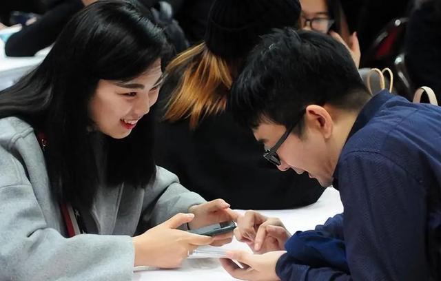 丈母娘“心仪女婿”排名，公务员意外跌落榜首，新秀成了香饽饽