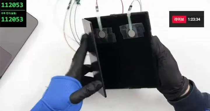 三星三折疊手機暴力測試：14.4萬次后就“不行了”，不及官方20萬