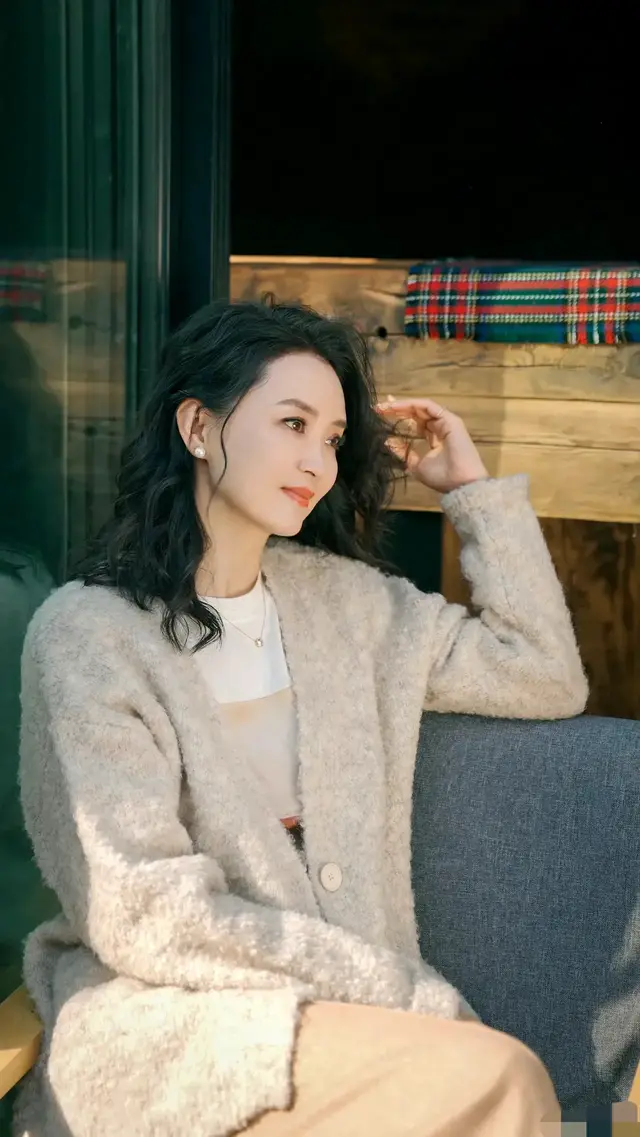 她是嫁的最好的琼女郎，嫁入豪门后还常被琼瑶请来客串！