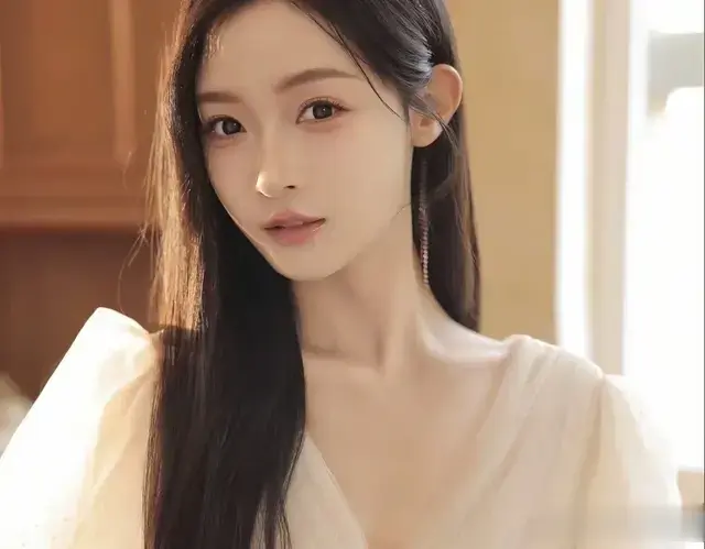 白野，浙江传媒学院宝藏级演员，山西美女神似范文芳