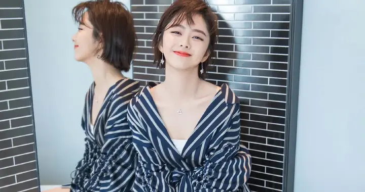 谭松韵：短发格外性感……