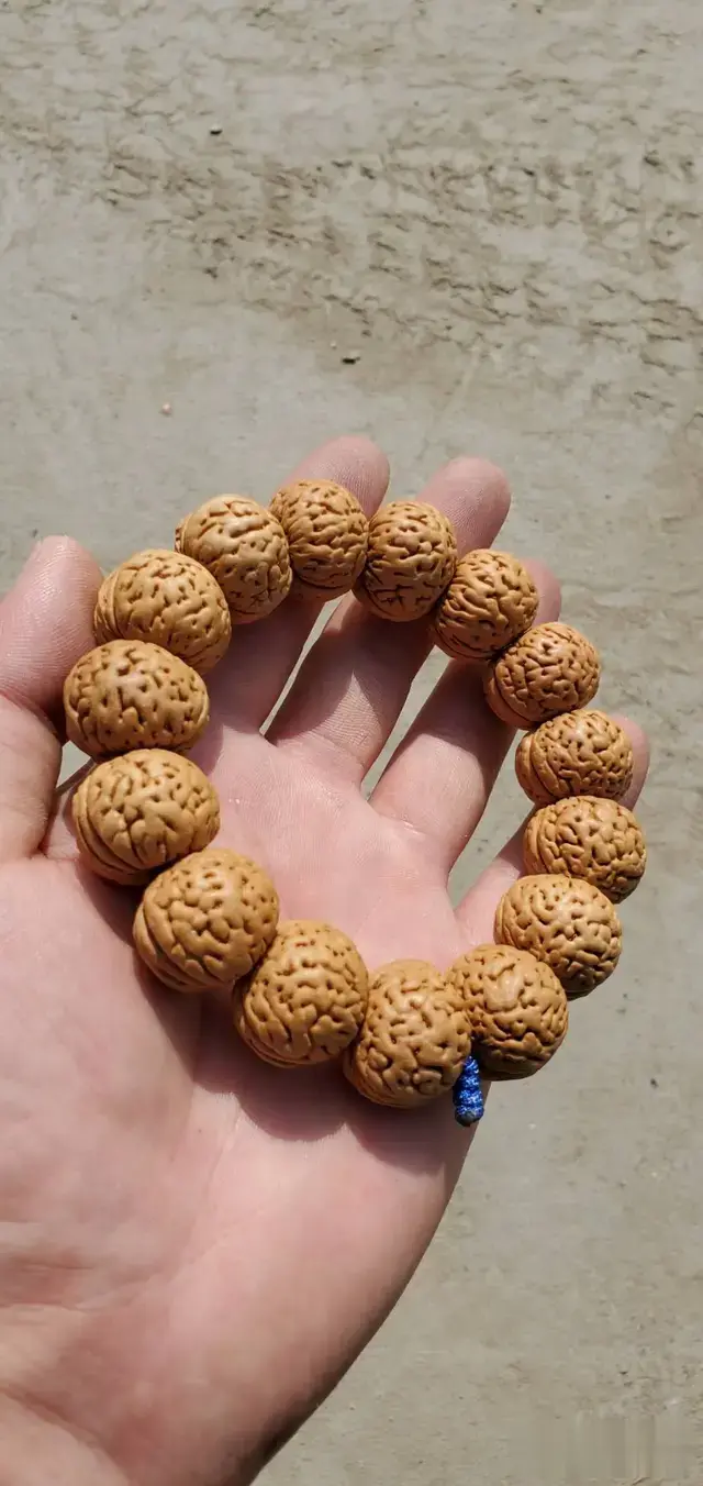 脑纹桃核|新买的脑纹桃核手串该如何盘玩？