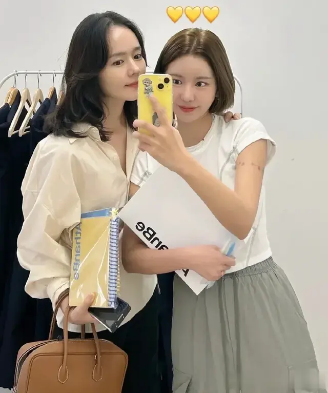 韩佳人拜访美发店，烫发为留长发做准备，长发飘飘女神将回归