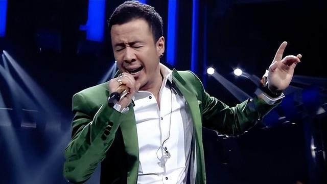 狂飙|杨坤，昨红光满面带小美女吃饺子，今上北京卫视跨年演唱无所谓…