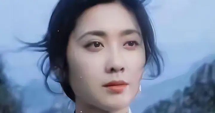 朱琳：嫁给圈外丈夫，结婚42年无儿无女，如今她还好吗？