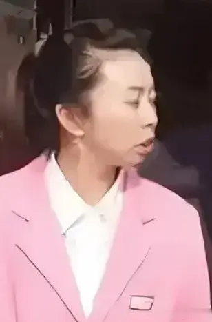 田姑娘夸自己最漂亮的是一双眼睛，更应该夸的是整容医生。