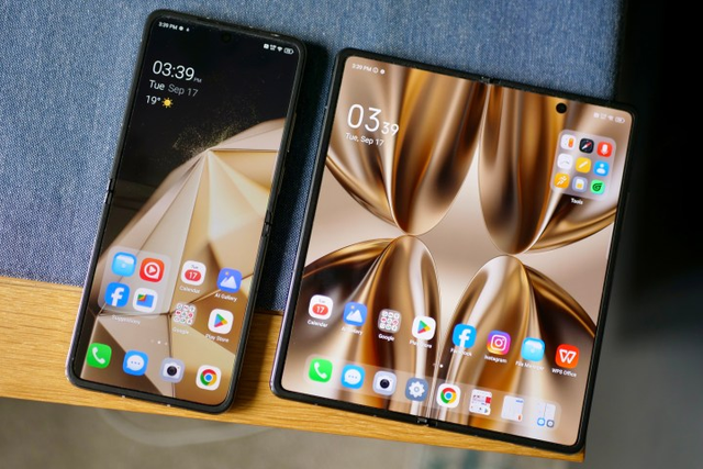 \Tecno双折屏新机VFold2与VFlip2评估\